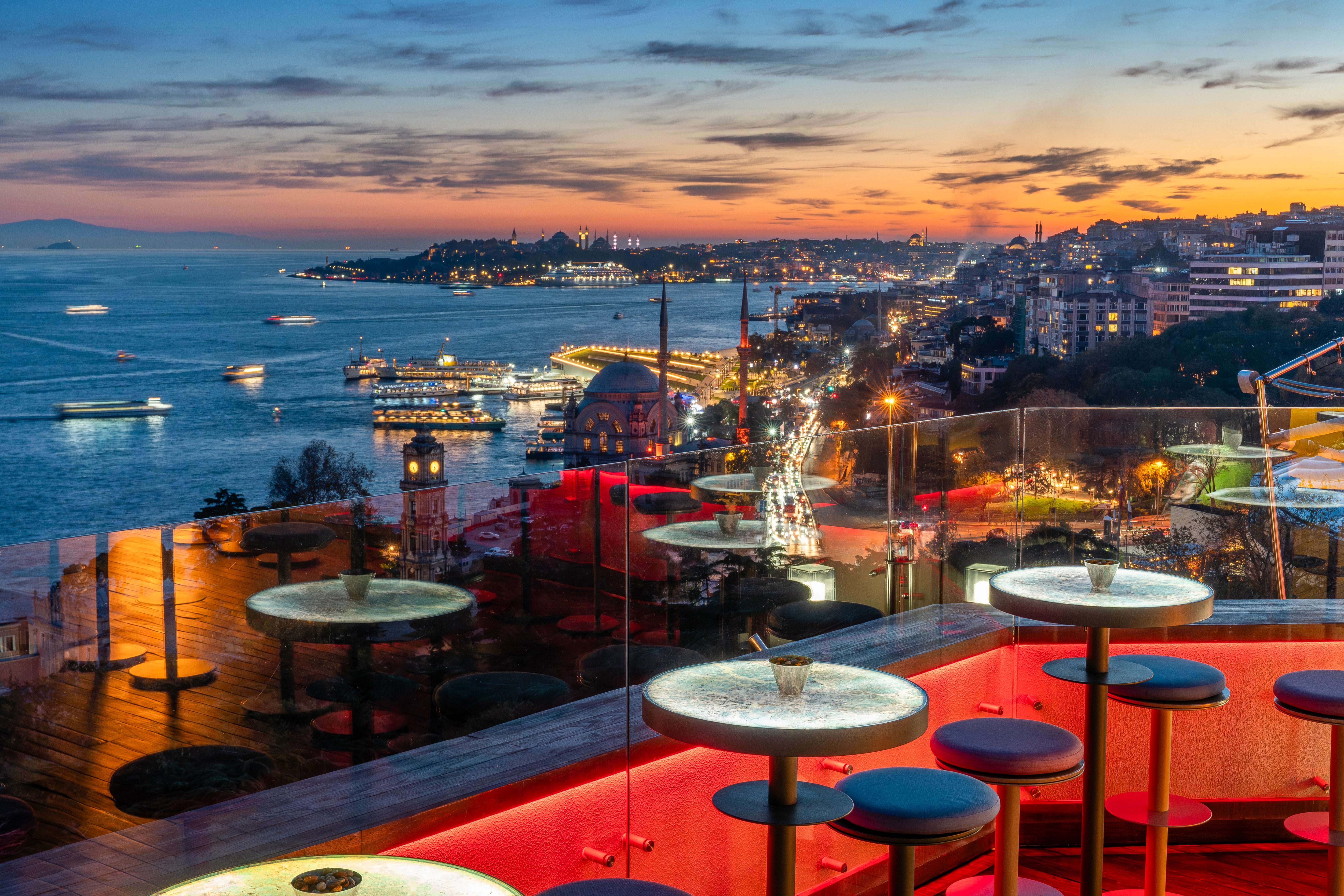 16 Roof Tadım Menüsü Deneyimi