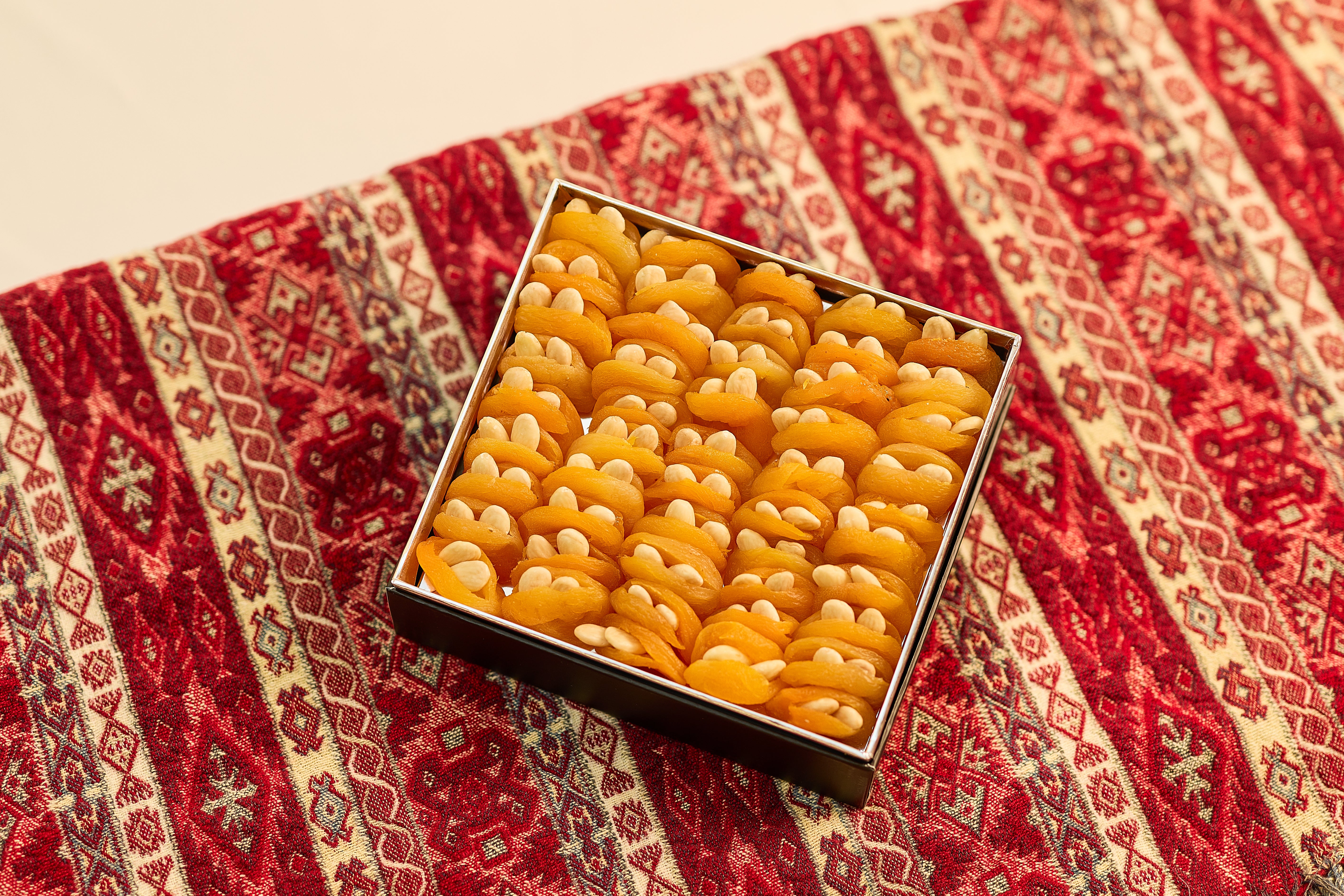 Badem Dolgulu Kuru Kayısı