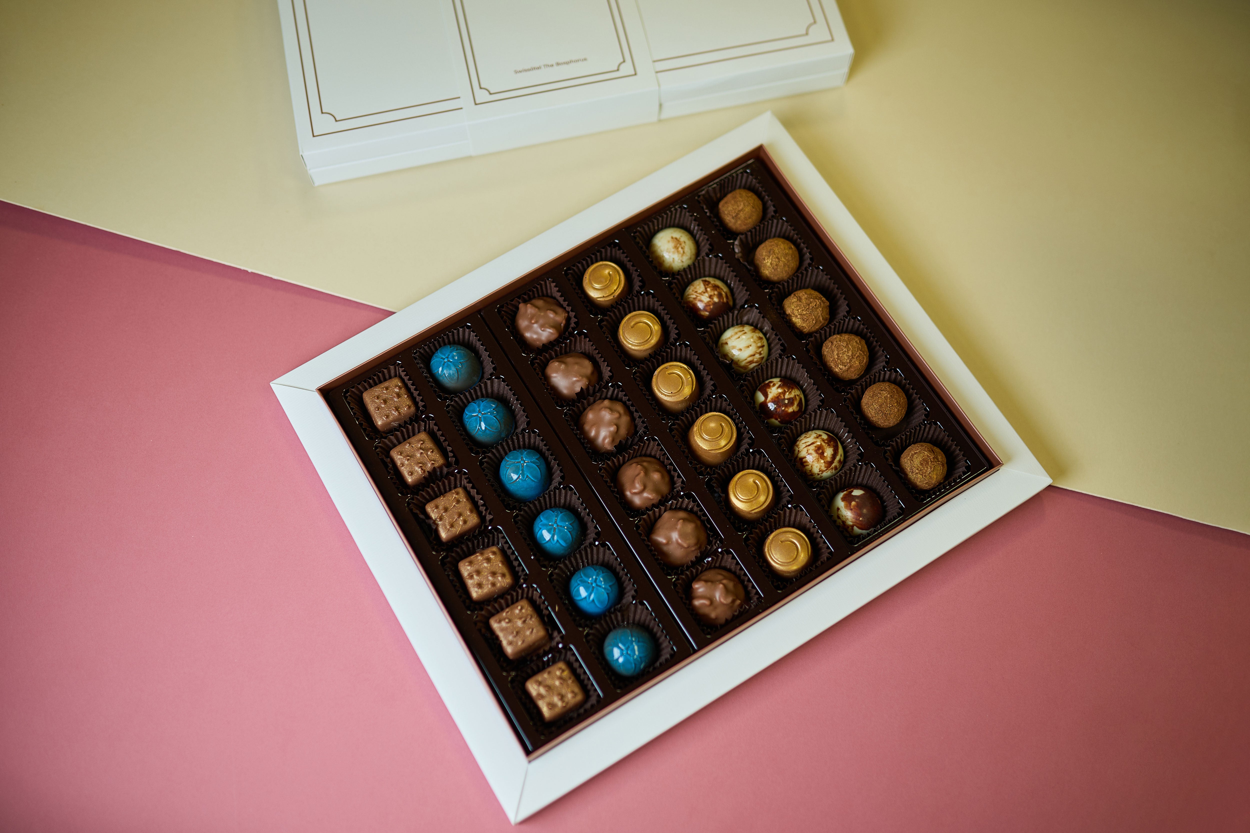 Lure 36-Piece Chocolate Box